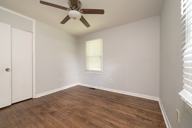 Building Photo - Charming 3 Bed, 1 Bath near Downtown Raleigh