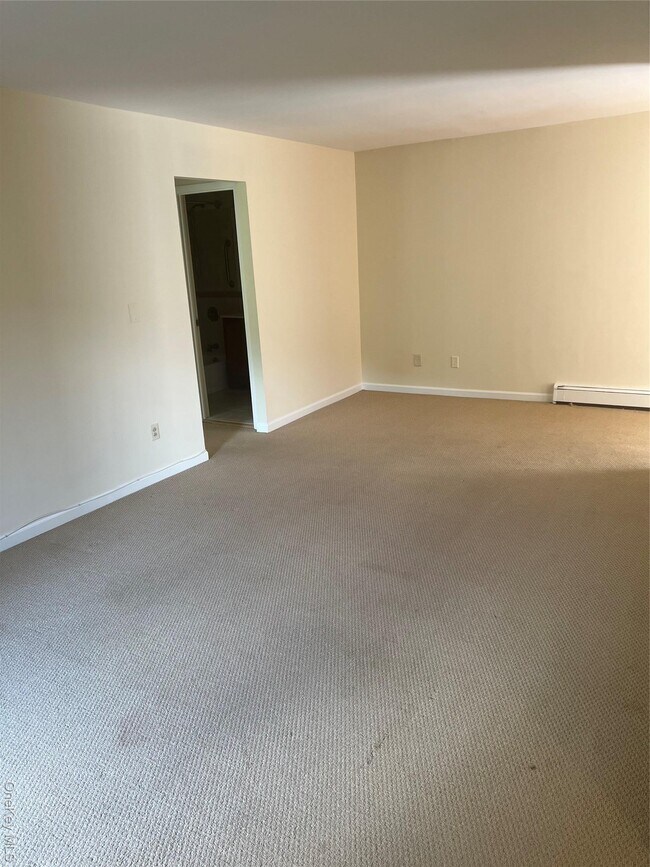 Building Photo - 2 Granada Crescent