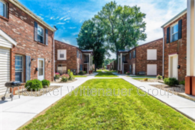 Primary Photo - 1811 Jamestown Rd