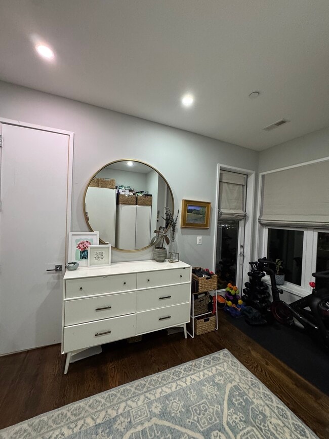 Building Photo - 1100 W St NW