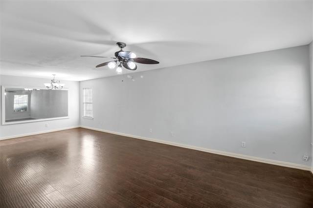 Building Photo - 2425 Lakeview Cir