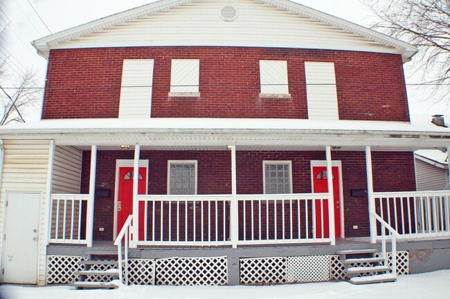 Building Photo - The Moore Townhouses