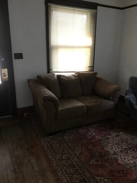 Building Photo - 2223 Murray Hill Rd