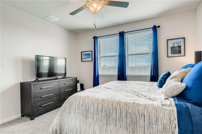 Building Photo - 14225 Fallsprings Way