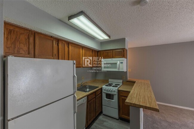 Building Photo - 1 Bedroom 1 Bath Unit Available for Rent i...