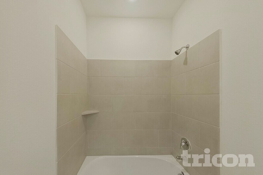 Building Photo - 1305 Francesca Dr