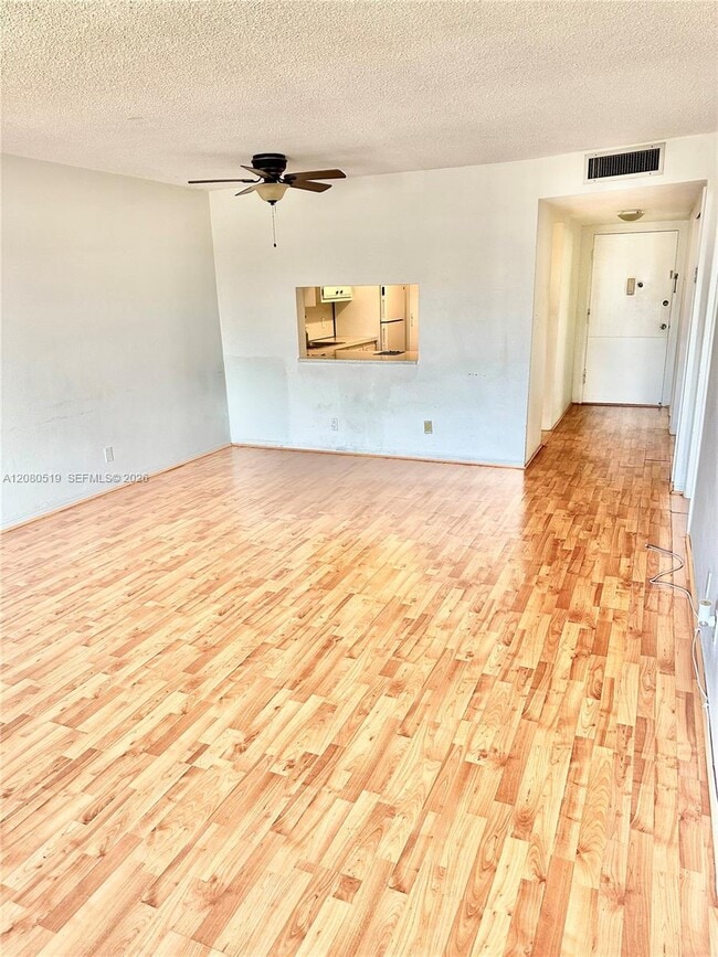 Building Photo - 1400 NE 169th St