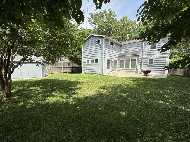 Building Photo - 6826 Fontana St