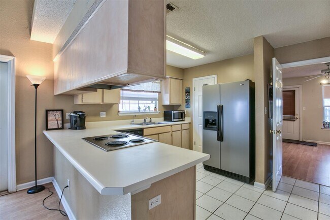 Building Photo - 2506 Golden Park Ln