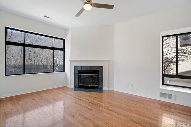 Building Photo - 361 N Greeley Ave