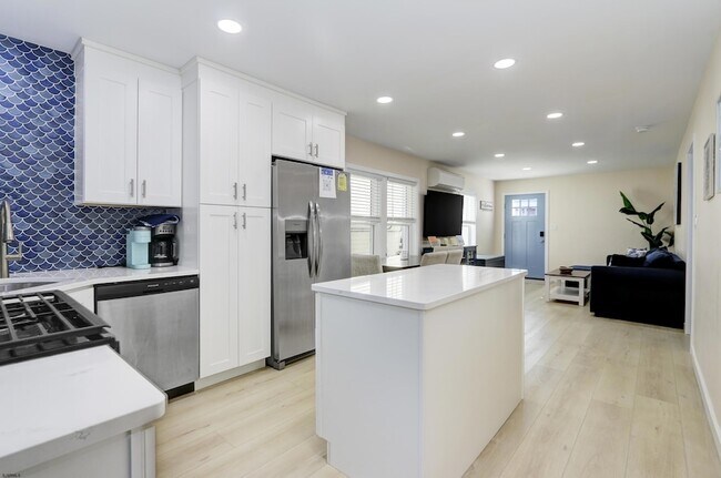 Building Photo - 125 N Wissahickon Ave