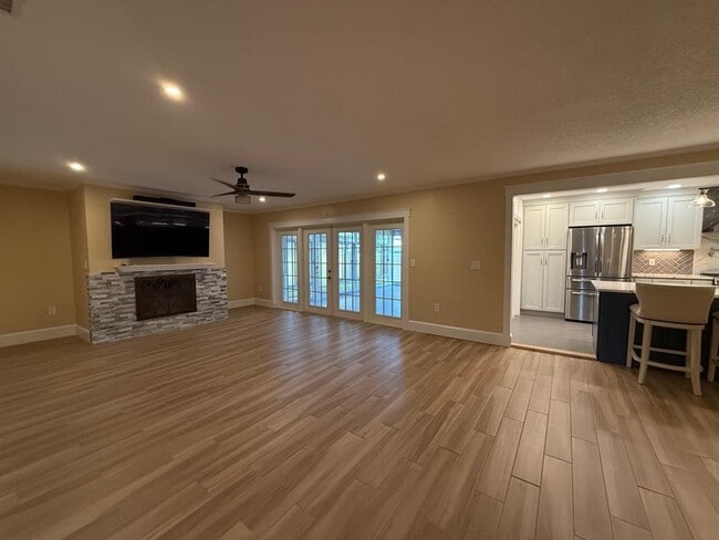 Building Photo - 2311 Heron Cir