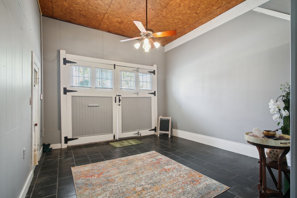 Building Photo - 116 Elmira Ave