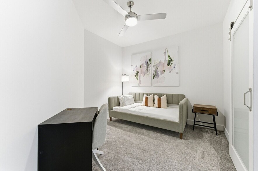 Building Photo - 220 Bill Kennedy Wy SE