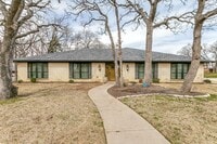 Building Photo - 4 bedroom with pool in Colleyville