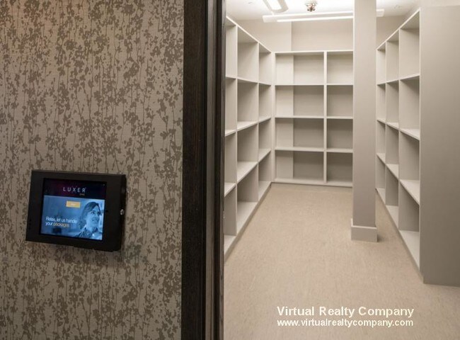 Building Photo - 1500 Lake Cook Rd