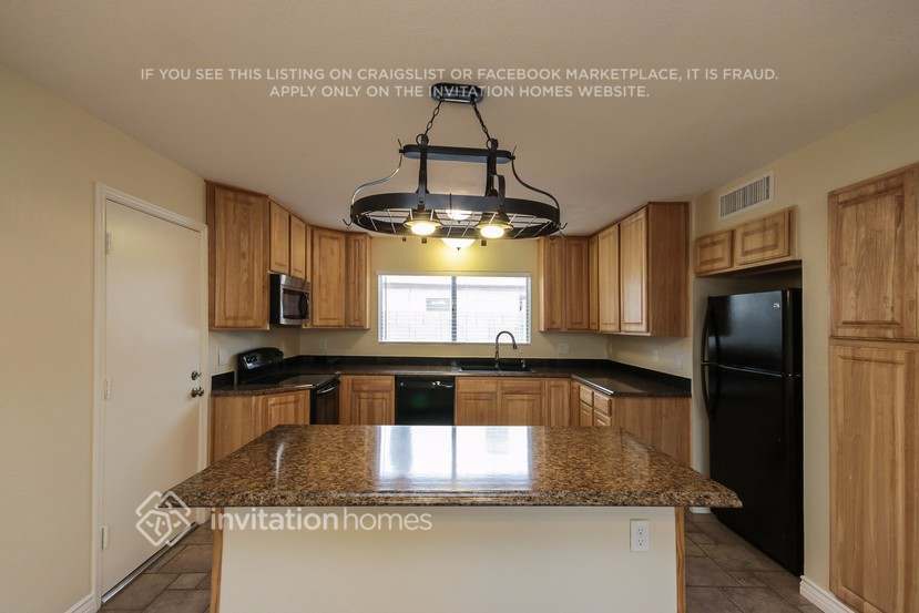 Building Photo - 19662 N 48th Ave