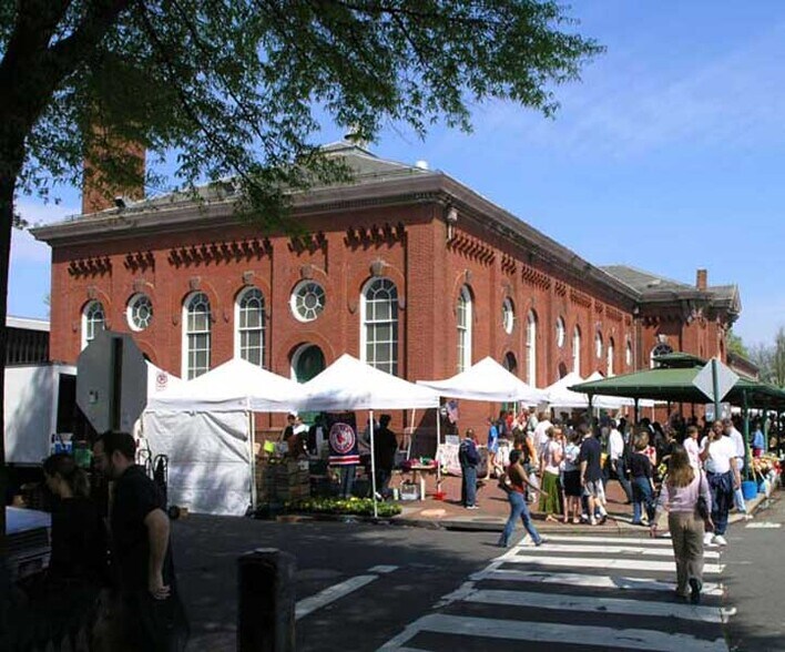 Weekend Farmers Market - 237 11th ST SE
