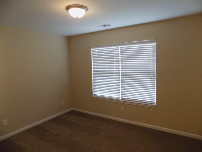 Building Photo - 55 Rivermoor Ct