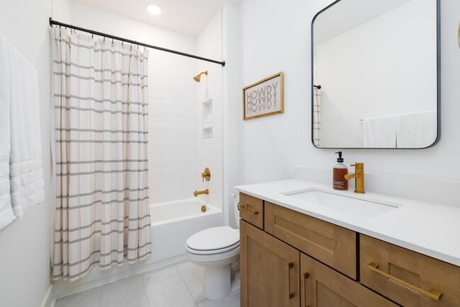 Building Photo - Now available in the highly desirable Lockwood Glen community in Franklin