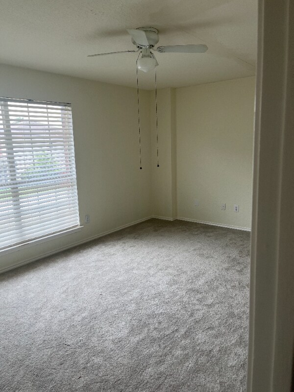 Building Photo - 551 Bridle Ridge