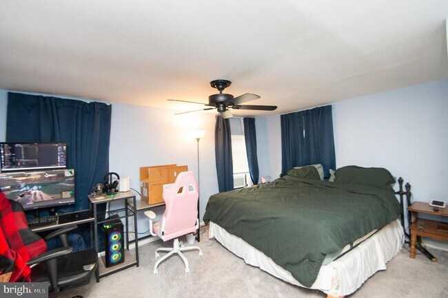 Building Photo - 113 Maple Ave