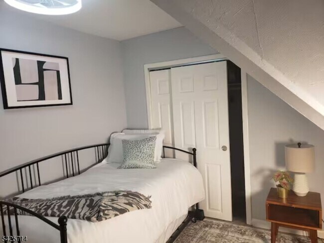 Building Photo - 187 Milford Ave