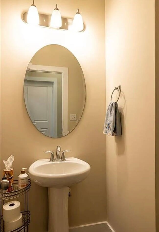 Building Photo - Beautiful 3Bed/2.5Bath Townhome located in...