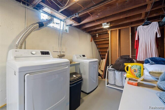 Building Photo - 6452 Arcola St