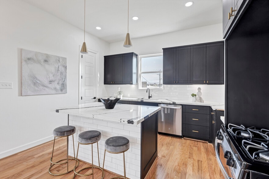 Building Photo - 1228 E 23rd St