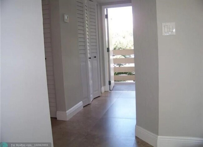 Building Photo - 3218 NW 103rd Terrace