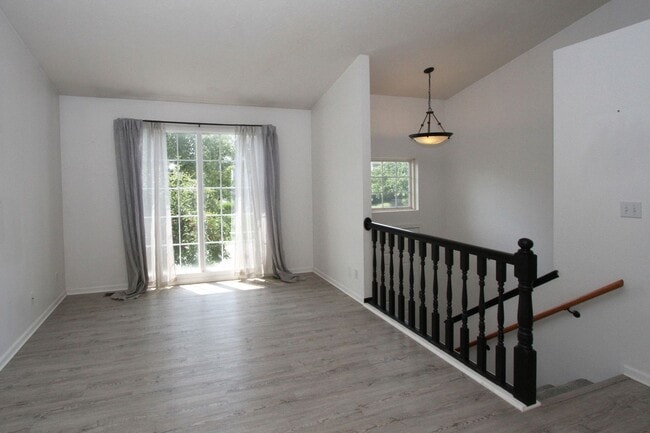 Building Photo - Timber Ridge Split Foyer