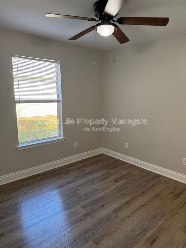 Building Photo - 8444 Chisholm Rd