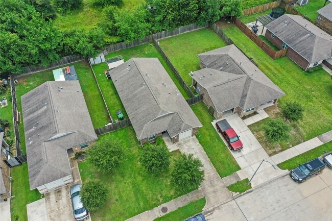 Building Photo - 8802 Shady Vista Ln