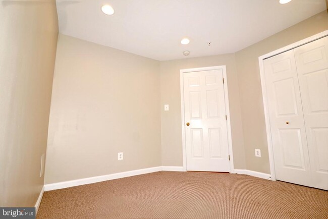 Building Photo - 25323 Damascus Park Terrace