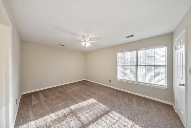 Building Photo - 2045 Fairways Ct