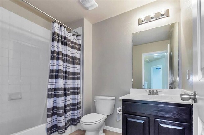 Building Photo - 1408 Blake St