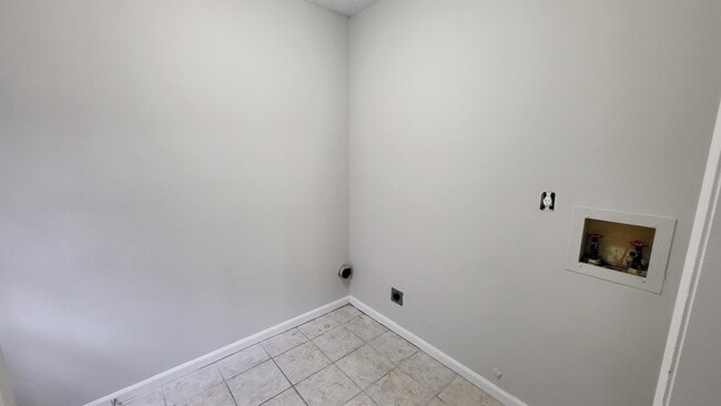 Building Photo - 3823 Rainford Dr