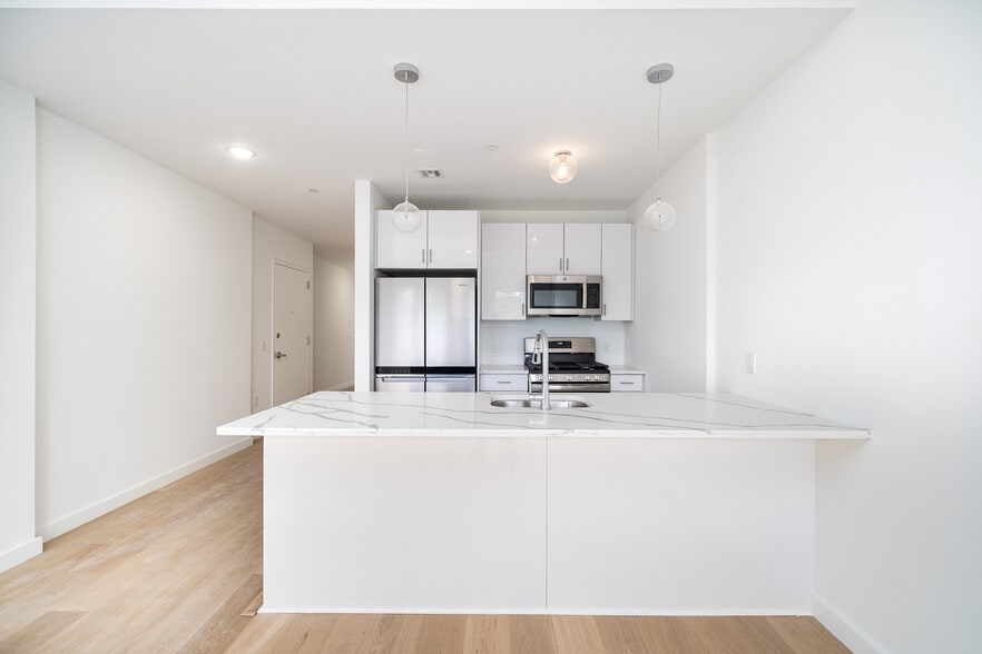 Building Photo - 417 Jackson St