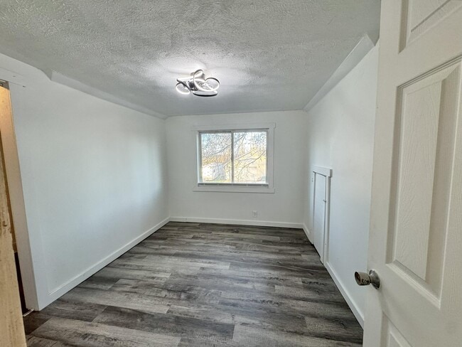 Building Photo - 4364 Ave F