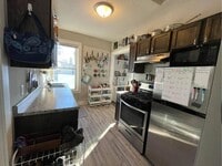 Building Photo - 1115 1/2 4th Street NE