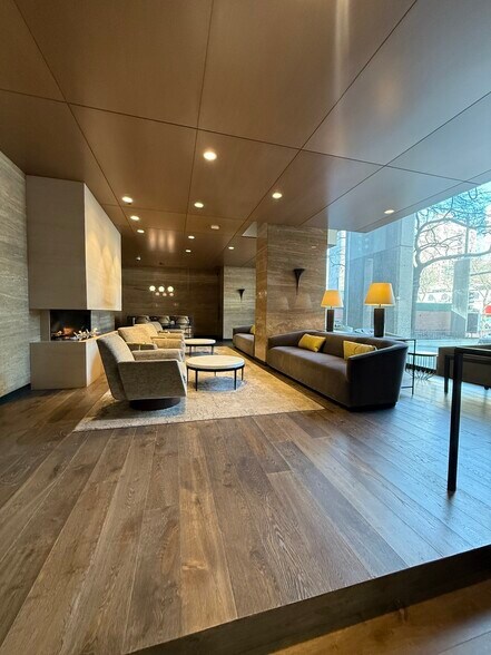 Building Photo - 1000 N State St