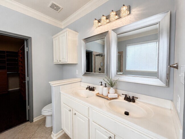 Building Photo - 16935 Jelly Park Stone Dr