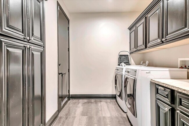 Building Photo - 25644 Queenscliff Ct