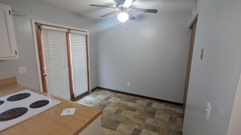Building Photo - 677 Alta View Ct
