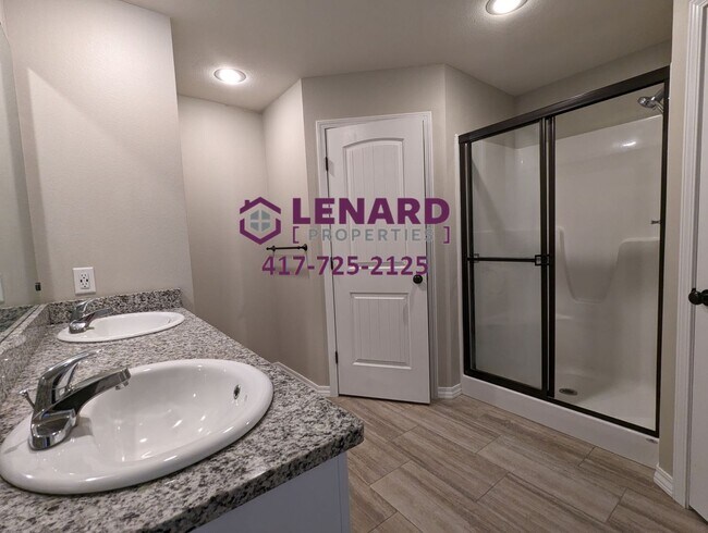 Building Photo - Beautiful 3 Bedroom House!
