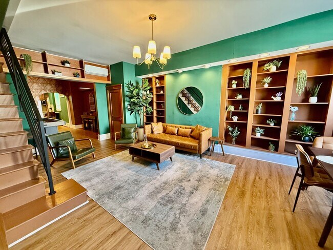 Building Photo - SPACIOUS & MODERN 3 BED/2.5 BA HOUSE w/ AC-Inlaid HARDWOOD Flooring-WASHER/DRYER & Rear PATIO in ...