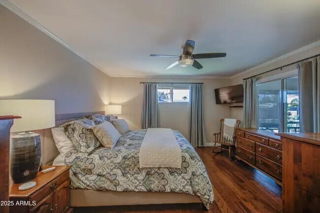 Building Photo - 2704 S Terrace Rd