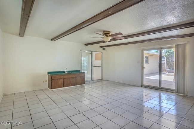 Building Photo - 2125 Pacheco Dr