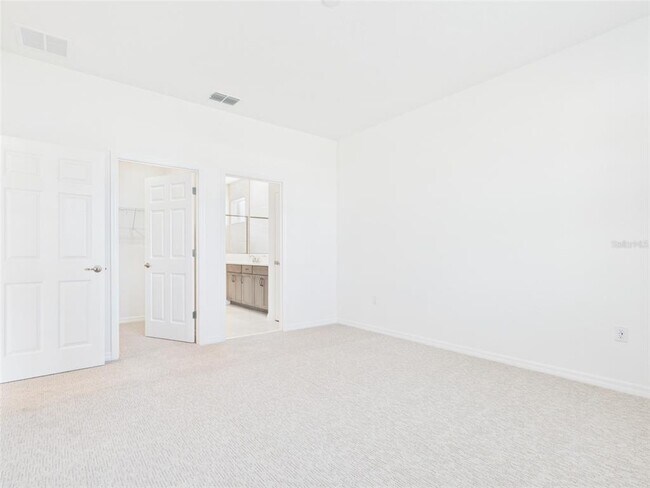 Building Photo - 5824 SW 70th Ave